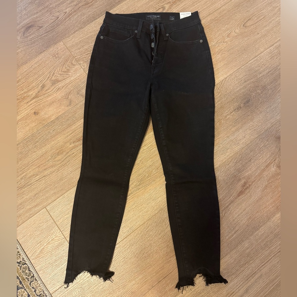 Lucky Brand High Rise Bridgette Ankle Cropped Jeans with Distressed Hem NWT 🖤